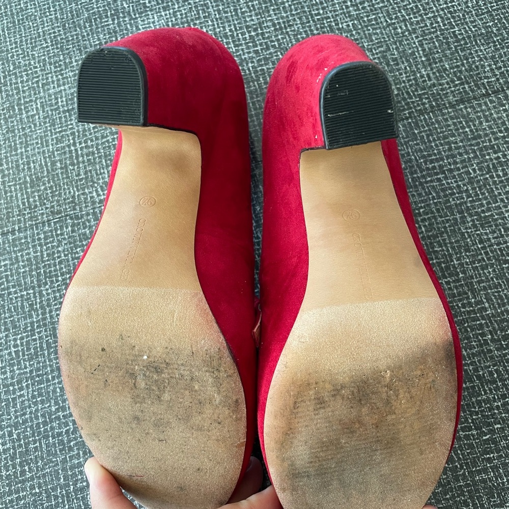 Crown Vintage Bold Red Heels - Picture 3 of 3